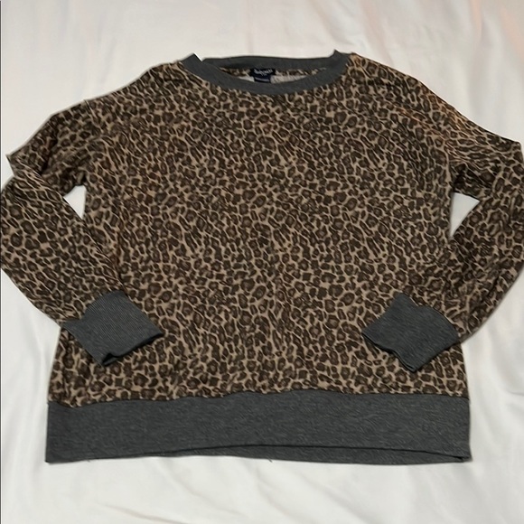 Splendid Leopard Print with Grey Trim Long Sleeve - Picture 1 of 4
